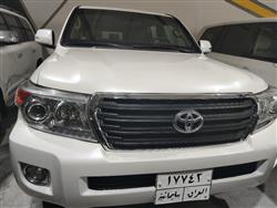 تۆیۆتا لاند کروزەر